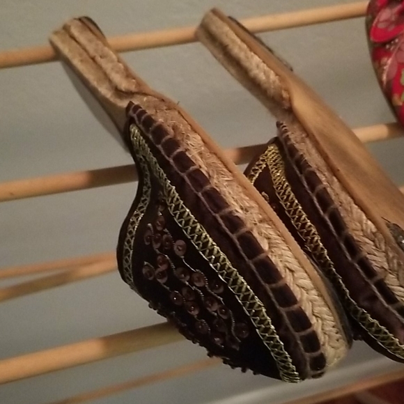 Shoes - Picture 4 of 4